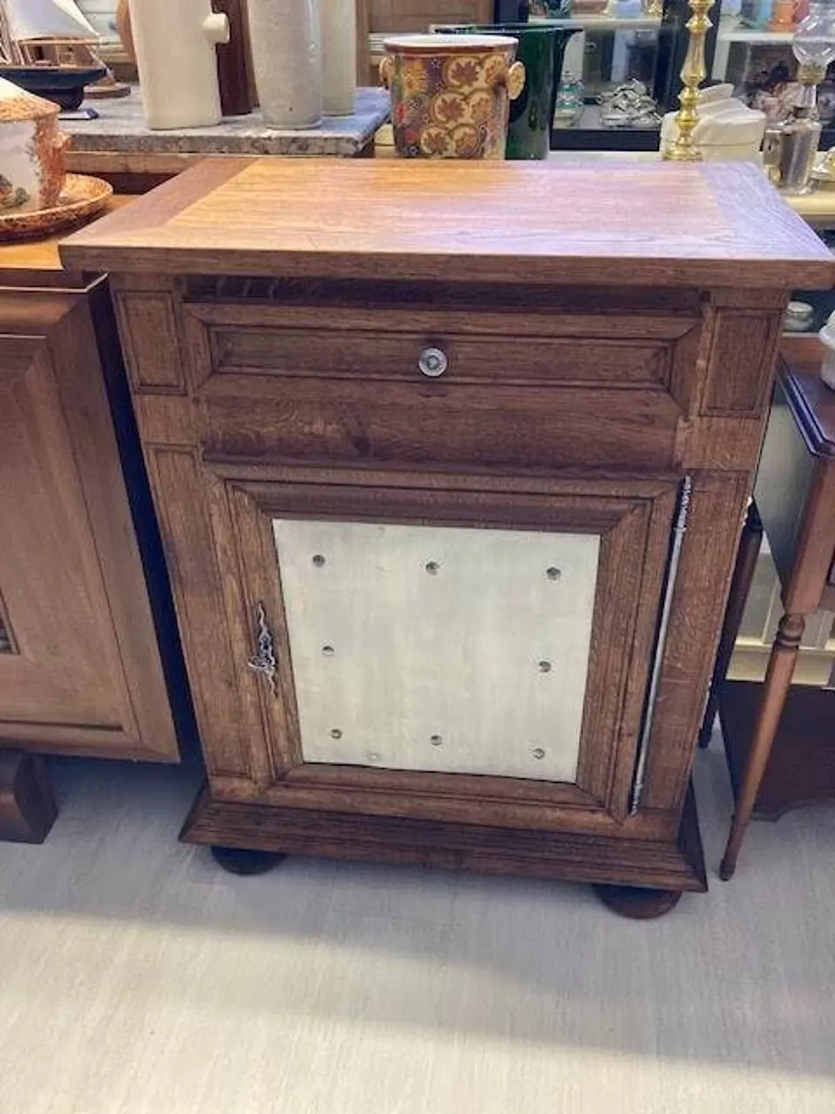 Illustration numéro 3 du produit Confiturier 1 porte relooké