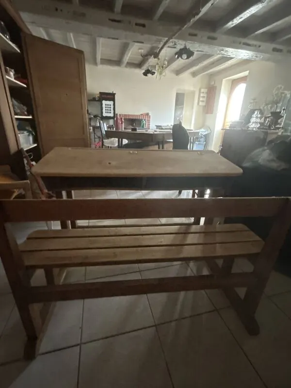 Illustration numéro 3 du produit Bureau écolier double en bois