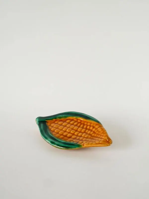 Illustration numéro 3 du produit Vide-poche en barbotine, modèle Maïs, jaune et vert, signé Vallauris, 1970