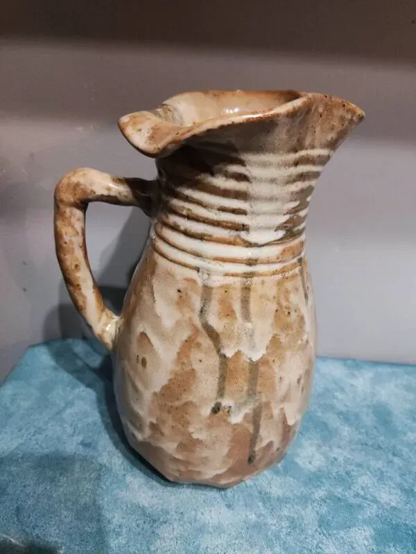 Illustration numéro 3 du produit Pichet signé Eugène Lion