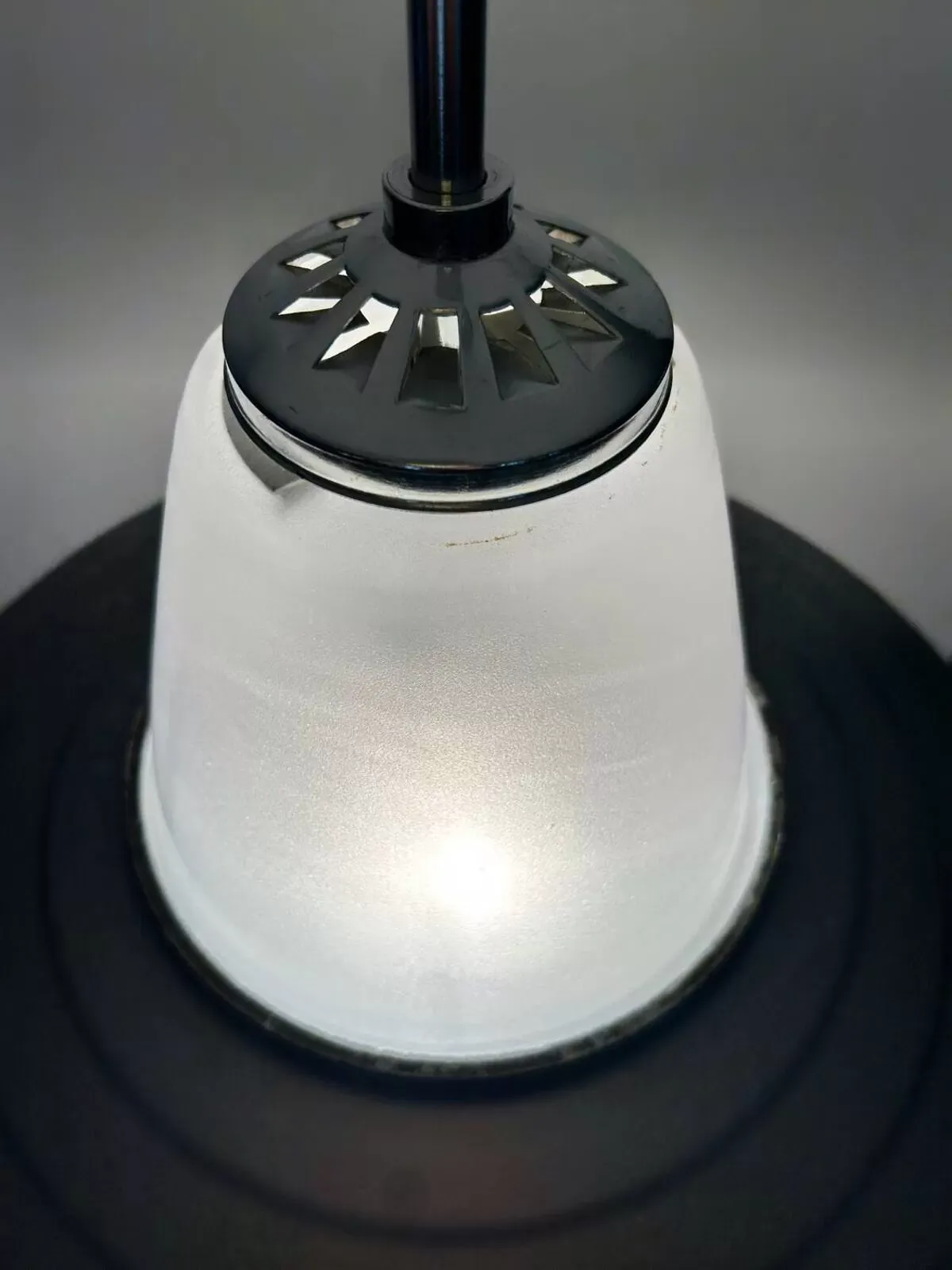 Illustration numéro 3 du produit Lustre design Bauhaus Adolph Meyer années 40