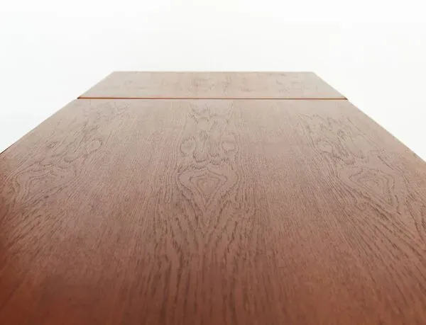 Illustration numéro 3 du produit Table à manger en forme de bateau Grete Jalk pour Glostrup