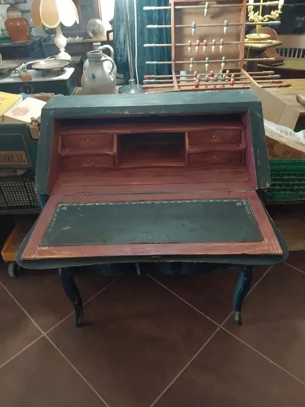 Illustration numéro 3 du produit Bureau dos d'âne style Louis XV