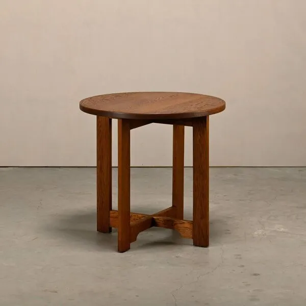Illustration numéro 3 du produit Table d'appoint en chêne de l'École d'Amsterdam Art Déco moderniste néerlandaise.