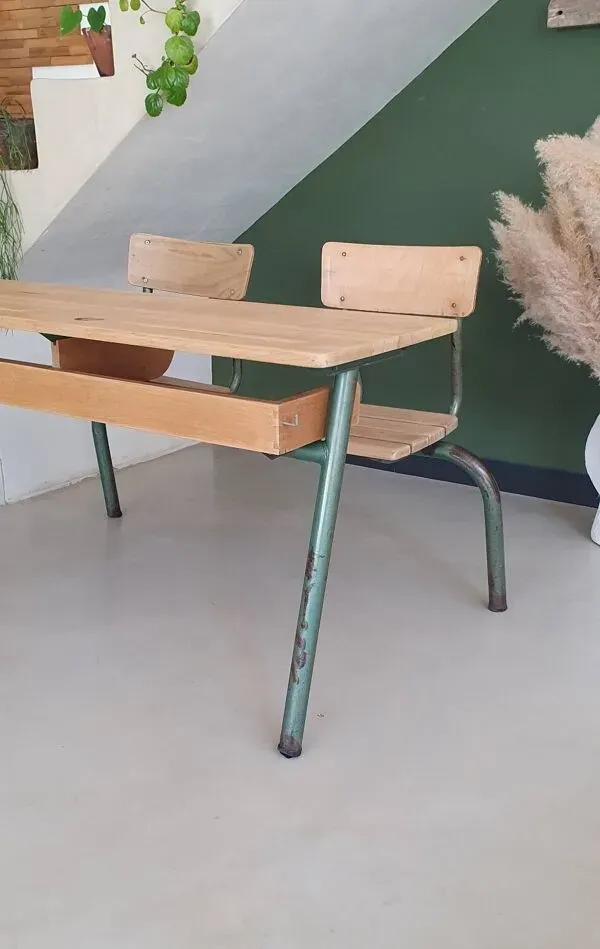 Illustration numéro 3 du produit Bureau