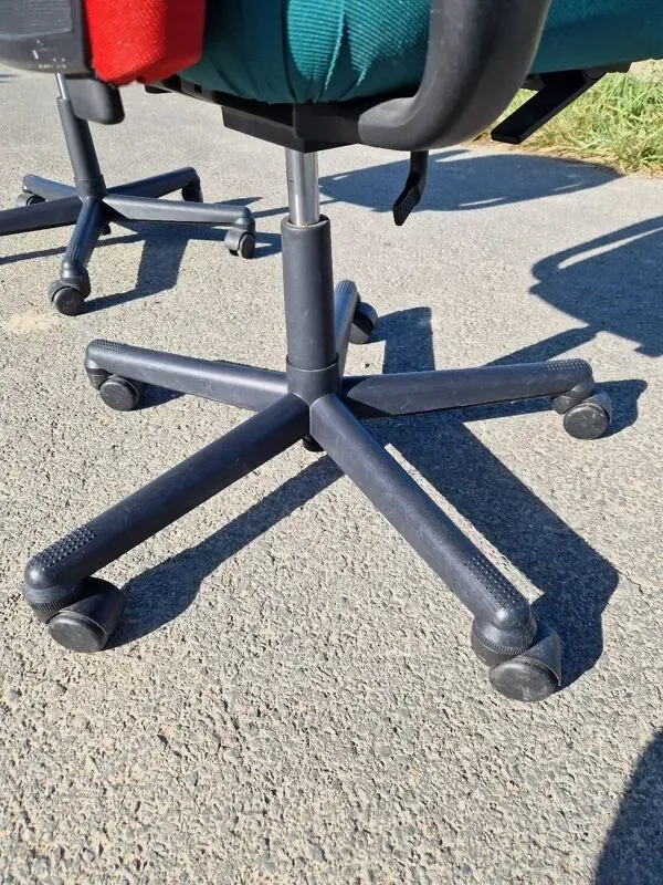 Illustration numéro 3 du produit Lot De 2 Chaises De Bureau Ergonomique De La Marque Vitra