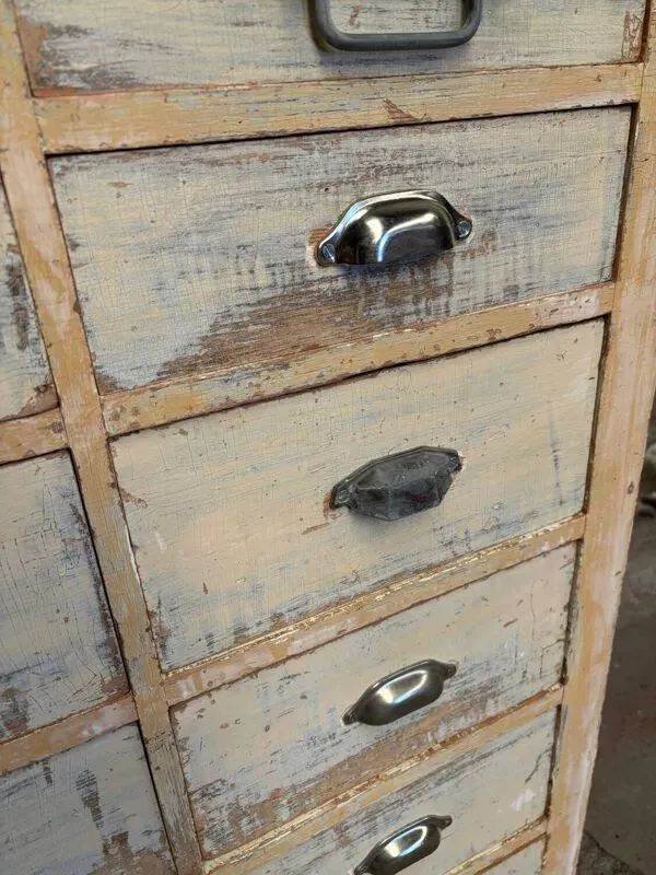 Illustration numéro 3 du produit Meuble de metier