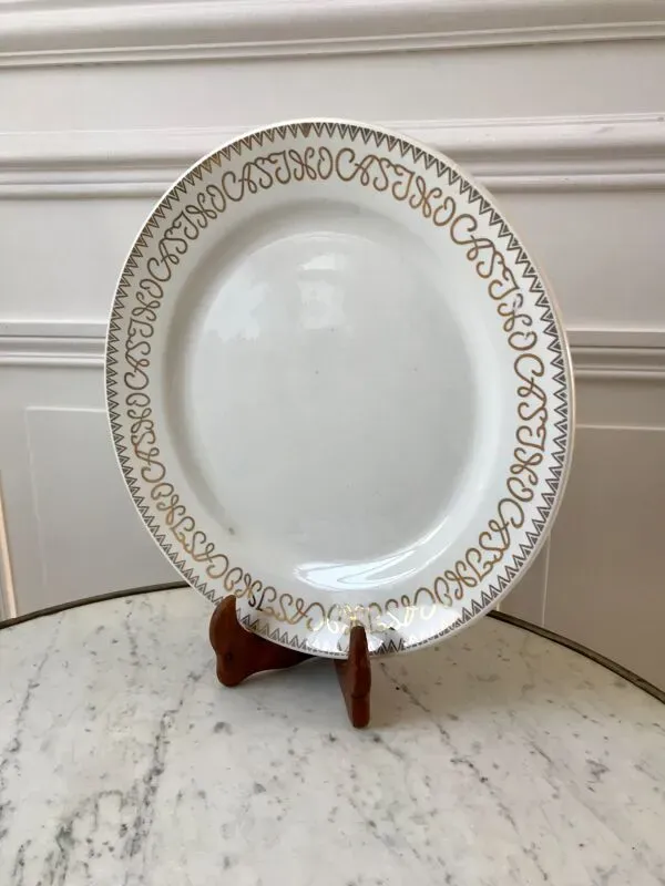 Illustration numéro 3 du produit Plat rond alphabet Digoin Sarreguemines modèle déposé ''Casino'' années 50