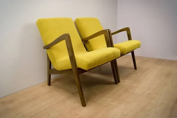 Illustration numéro 3 du produit Fauteuils en hêtre type 300-138 de l'usine de meubles Bystrzyckie, années 1960, lot de 2