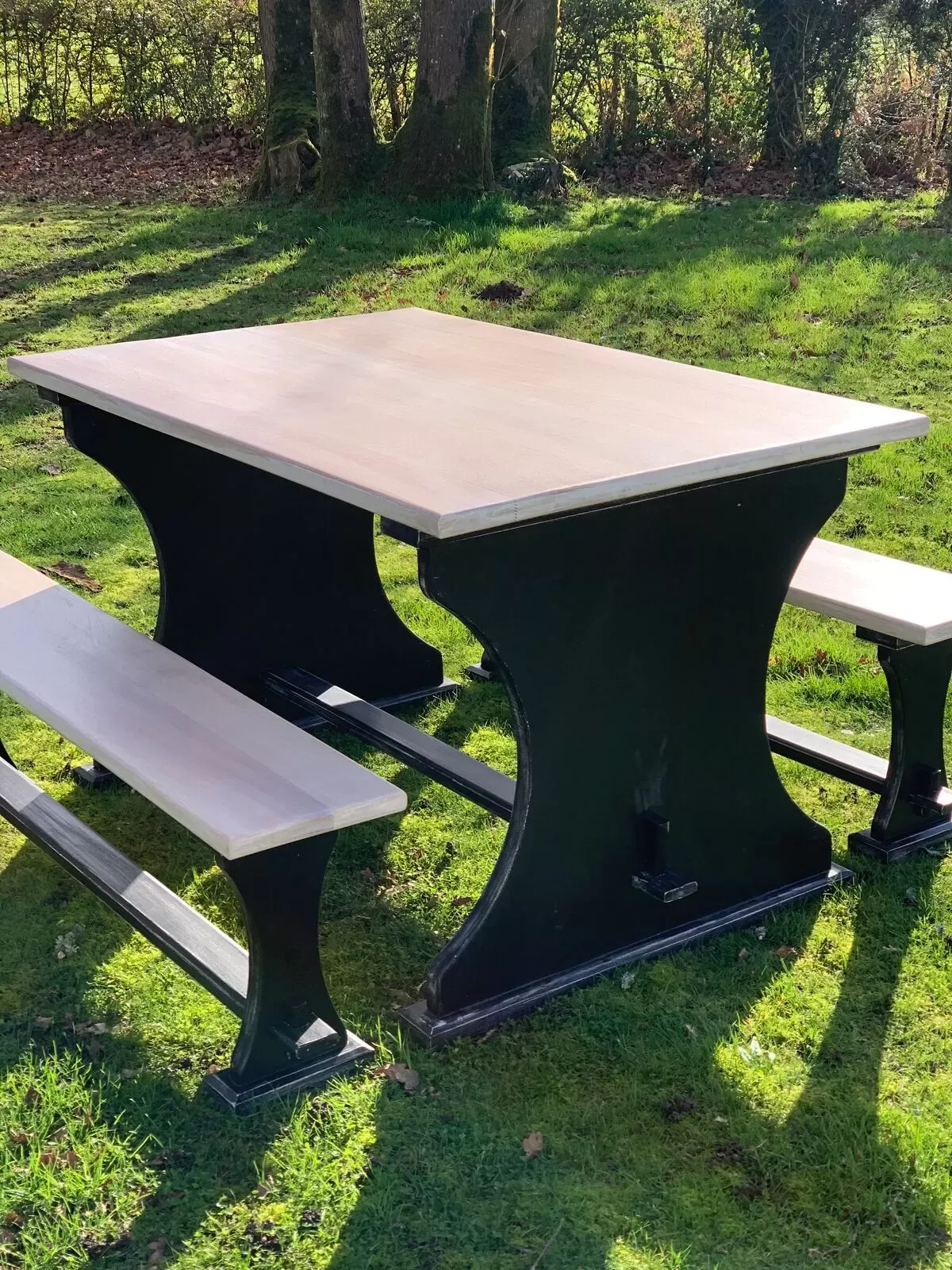 Illustration numéro 3 du produit Bureau