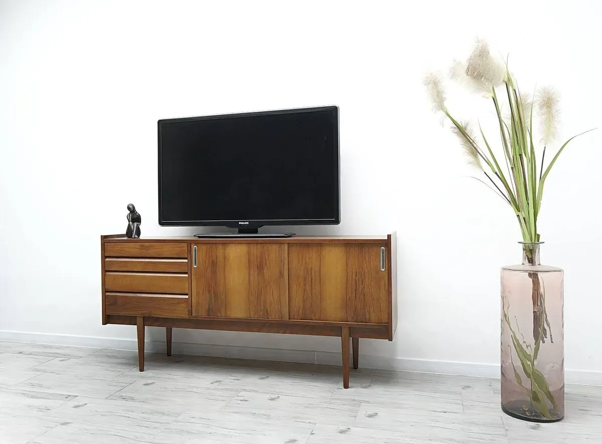 Illustration numéro 3 du produit Commode de Bytom, sideboard de la République populaire de Pologne. Après rénovation professionnelle.