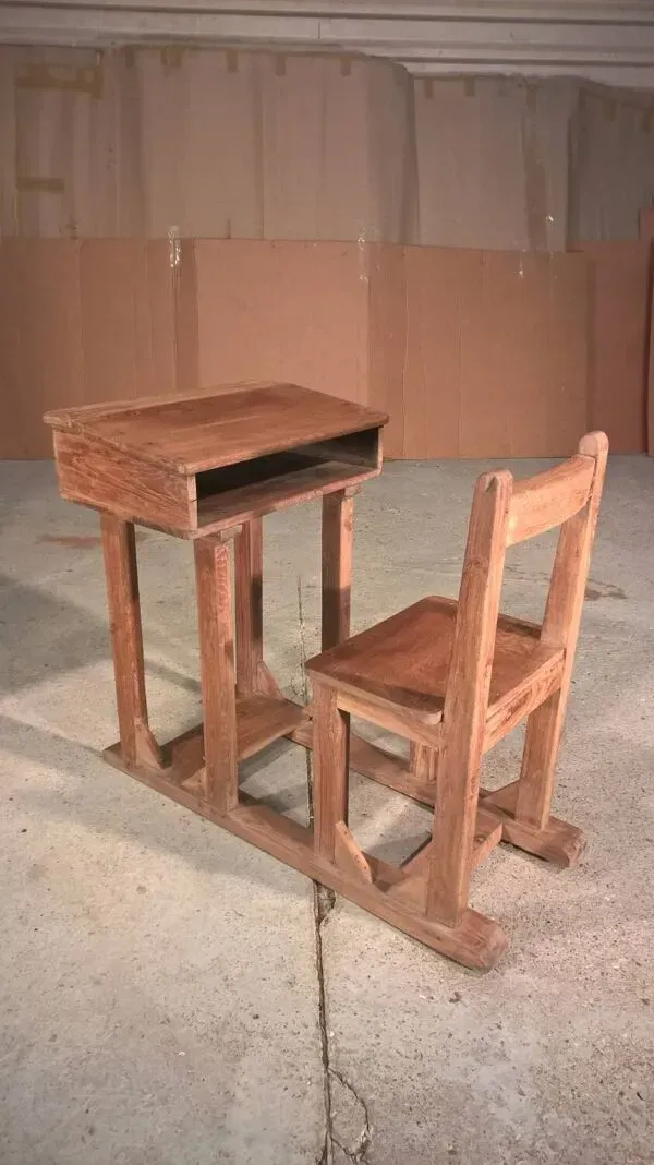 Illustration numéro 3 du produit Pupitre ancien en teck birman