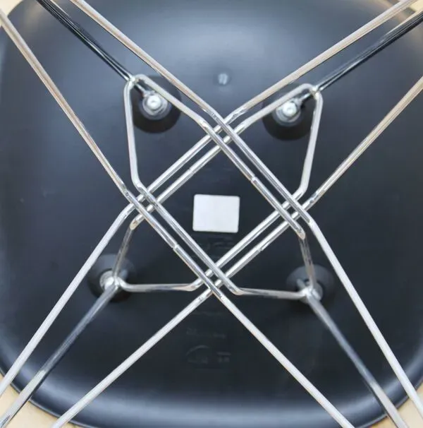 Illustration numéro 3 du produit Chaise DSR, Charles & Ray Eames, Vitra