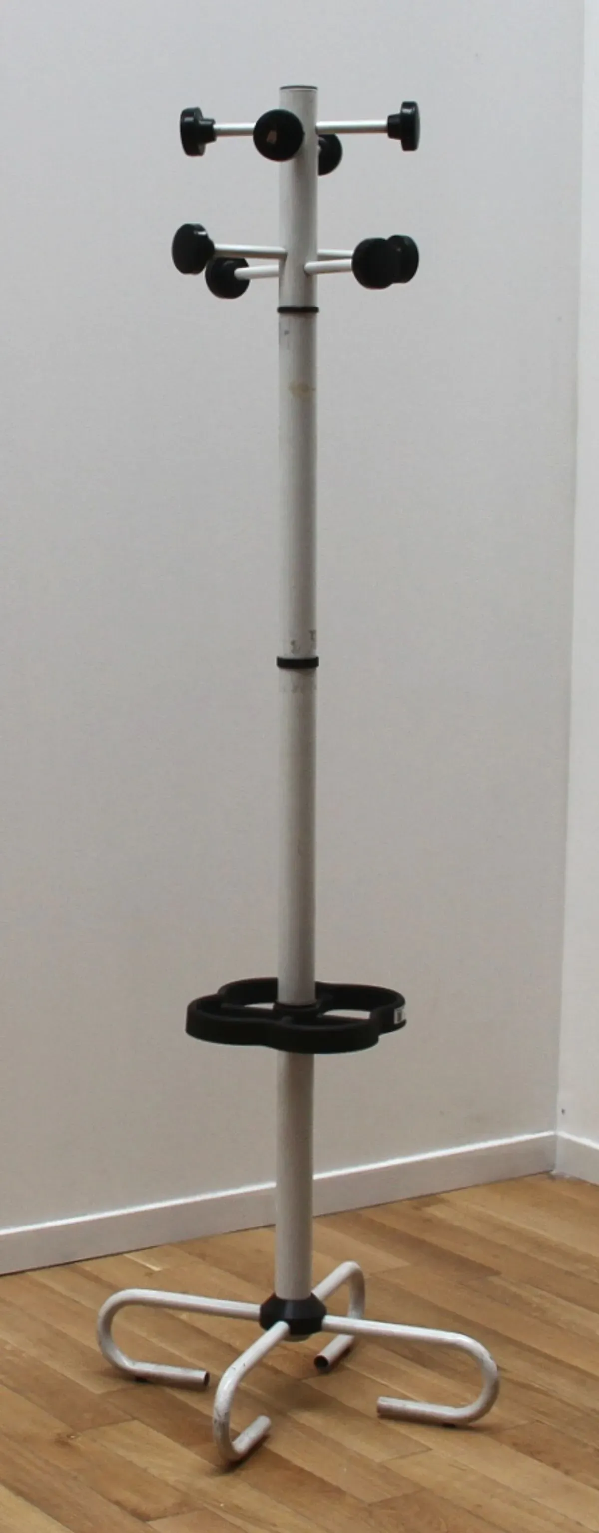 Illustration numéro 3 du produit Portemanteau design