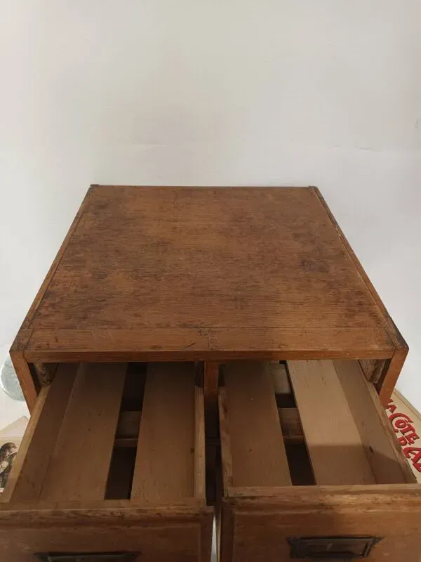 Illustration numéro 3 du produit Meuble métier Cabinet archives vintage 1930