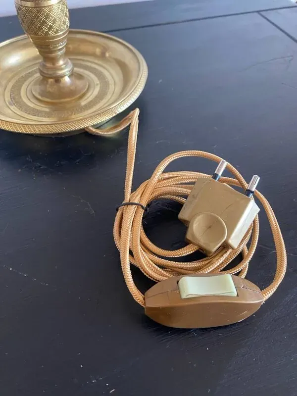 Illustration numéro 3 du produit Lampe bouillotte 2 feux style empirique