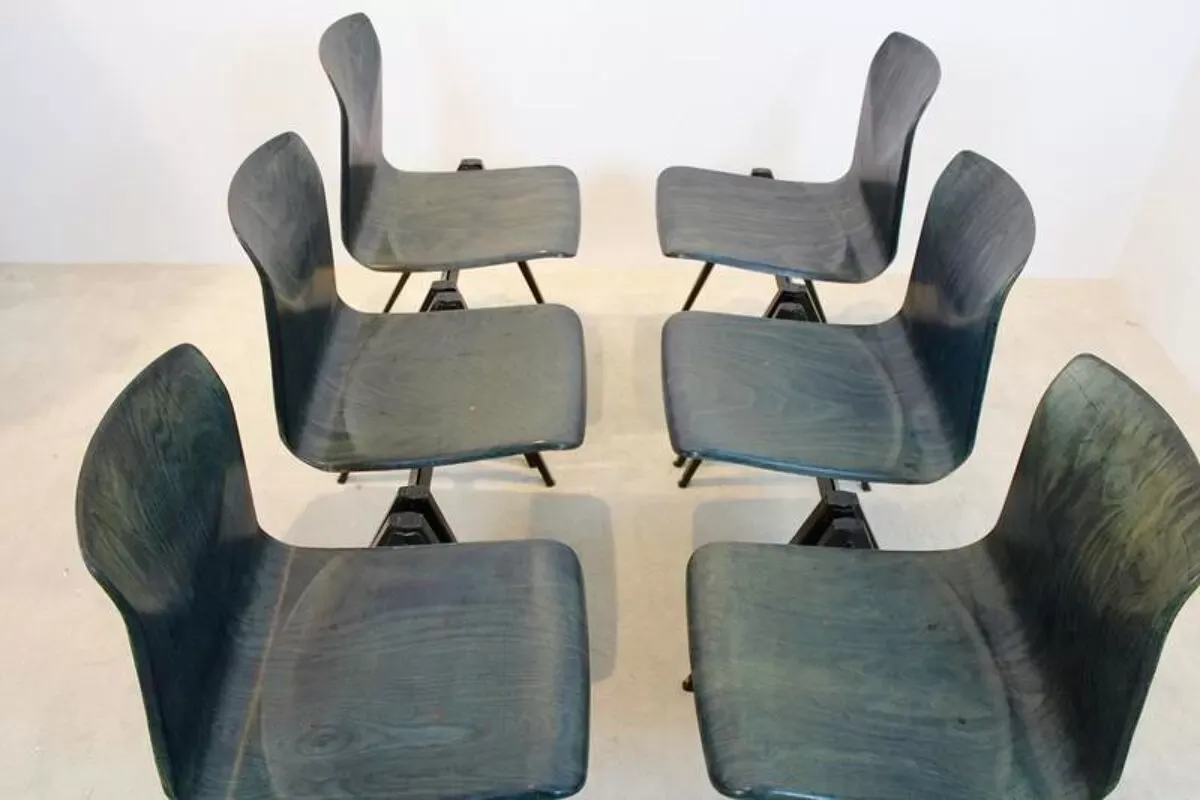 Illustration numéro 3 du produit Chaise de salle à manger industrielle empilable bicolore Pagholz Galvanitas S22