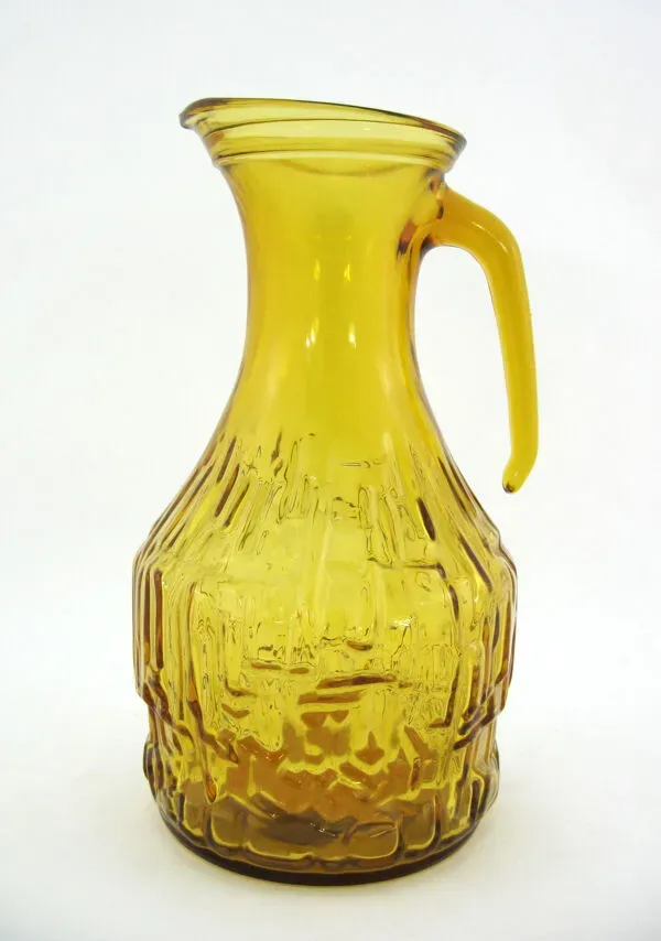 Illustration numéro 3 du produit Pichet en verre moulé jaune ambré - Bormioli Fidenza Vitraria Italy - vintage années 60