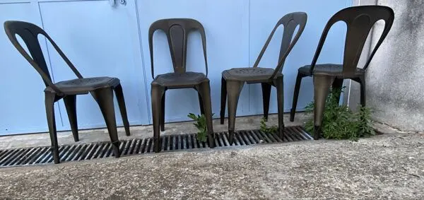 Illustration numéro 3 du produit Chaises industrielles