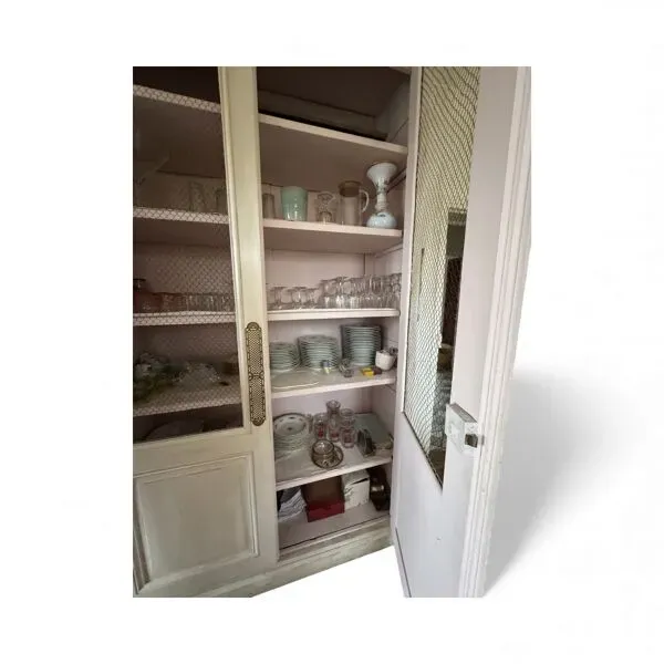 Illustration numéro 3 du produit Grand meuble de magasin vintage