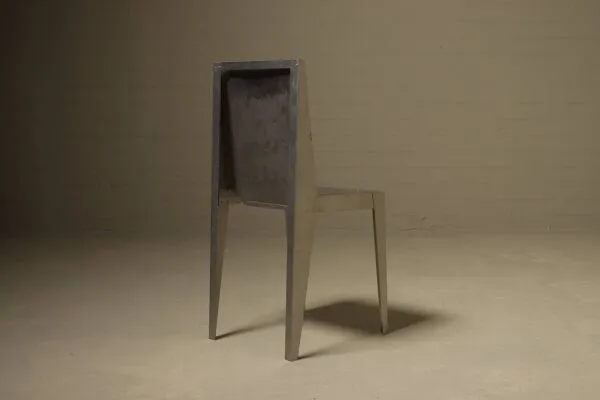 Illustration numéro 3 du produit Chaise en aluminium de design prototype des années 1980