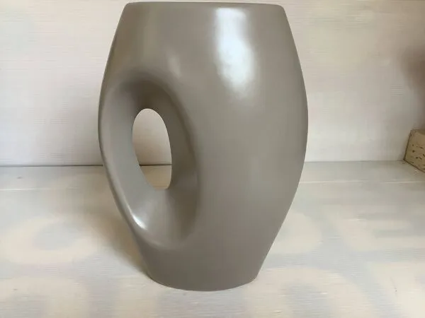 Illustration numéro 3 du produit Vase design céramique grise