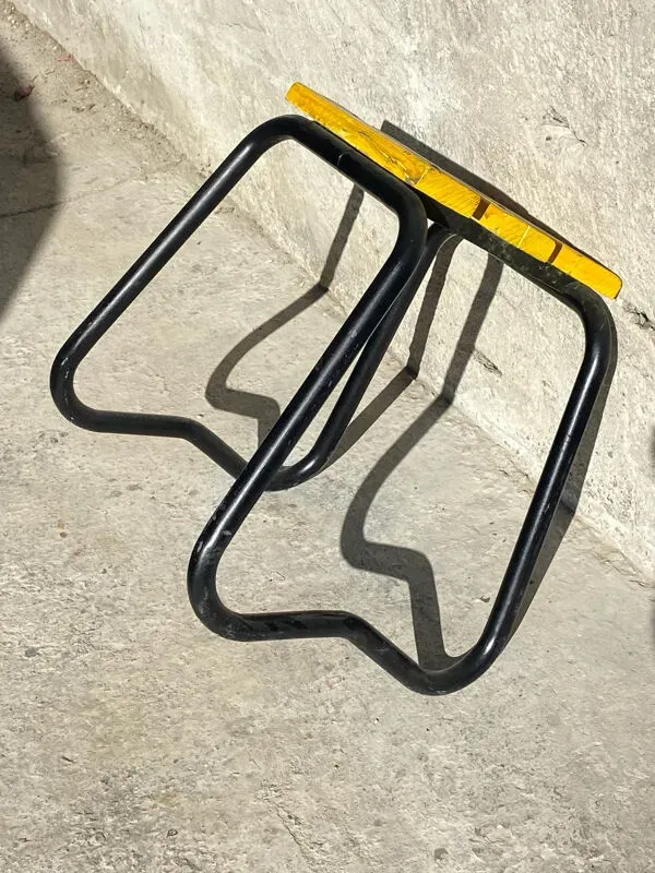 Illustration numéro 3 du produit Lot de 6 tabourets industriels