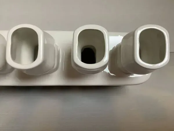 Illustration numéro 3 du produit Vase à tulipes par Marcel Wanders