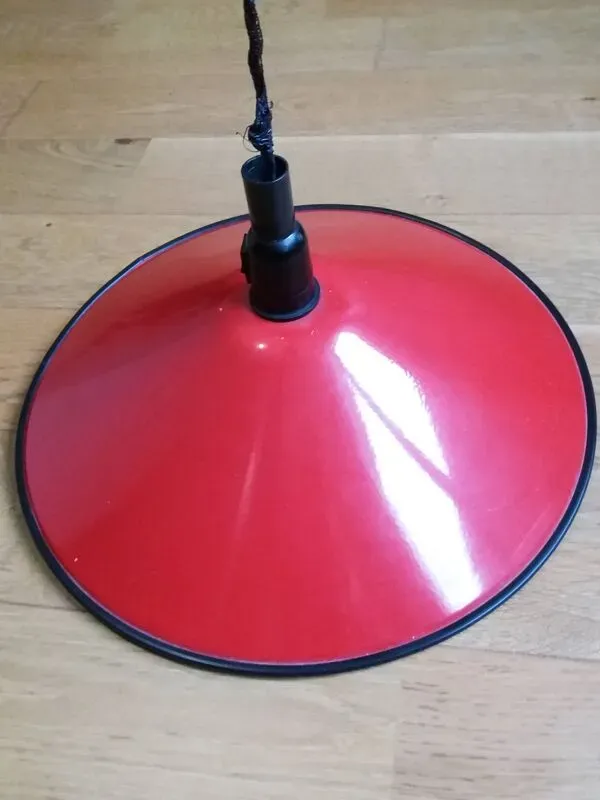 Illustration numéro 3 du produit Suspension tole émaillée rouge Rolly 42 cm