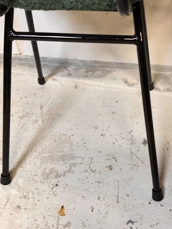 Illustration numéro 3 du produit Paire de chaises avec accoudoirs  Jacques Hitier I Années 1950