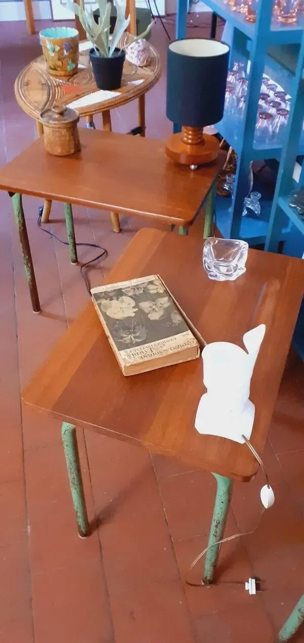 Illustration numéro 3 du produit Paire de table année 60 en métal tubulaire et  teck massif