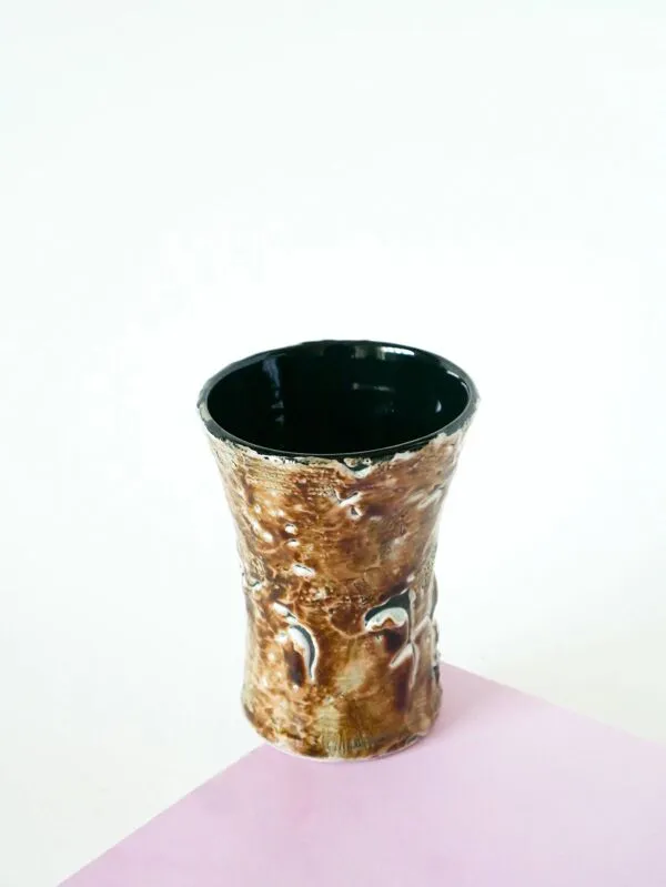 Illustration numéro 3 du produit Petit vase en céramique, marron et blanc, 1970