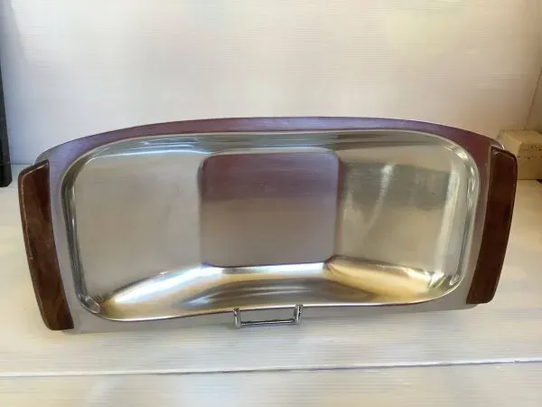 Illustration numéro 3 du produit Corbeille scandinave en métal et bois, Danemark