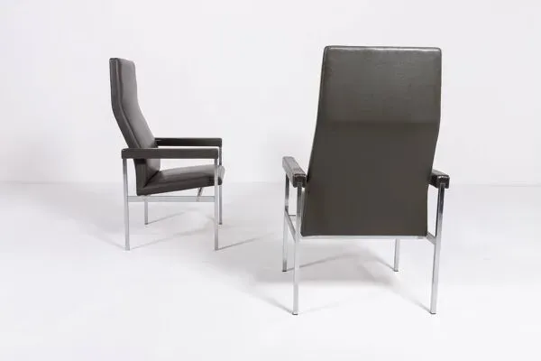 Illustration numéro 3 du produit Paire de fauteuils à dossier haut de Fritz Hansen, Danemark des années 1980