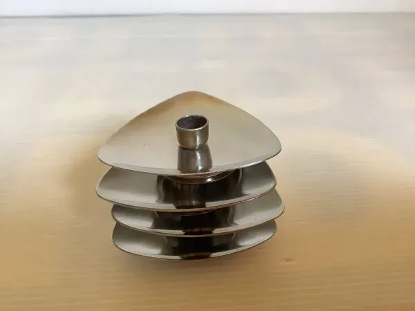 Illustration numéro 3 du produit Quatre bougeoirs scandinave année 60