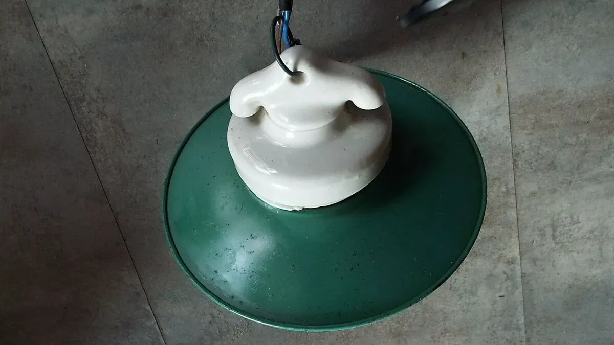 Illustration numéro 3 du produit Suspension industrielle vintage