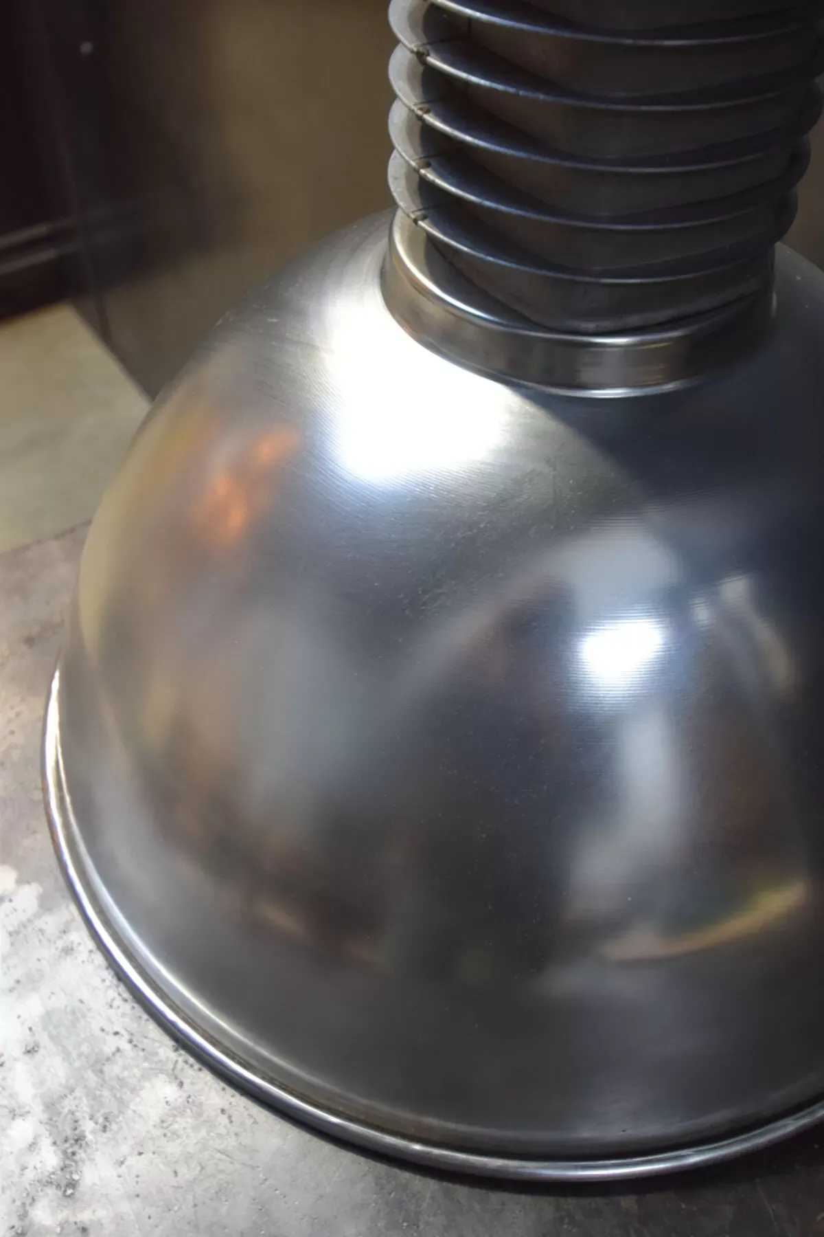 Illustration numéro 3 du produit Lampe suspension industrielle Philips 1960′