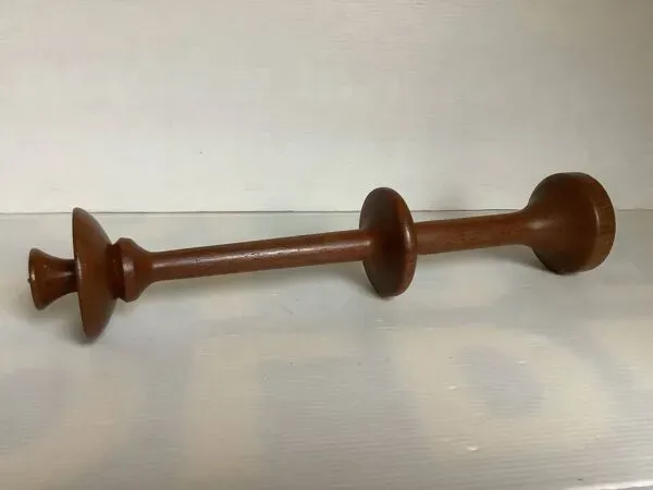 Illustration numéro 3 du produit Bougeoir scandinave en teck