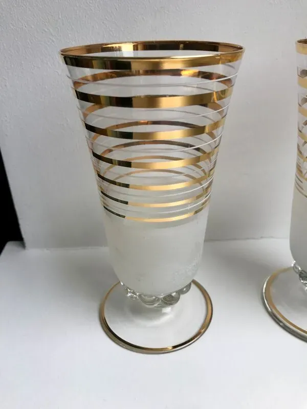 Illustration numéro 3 du produit Paire de vases granité et liserés dorés années 60