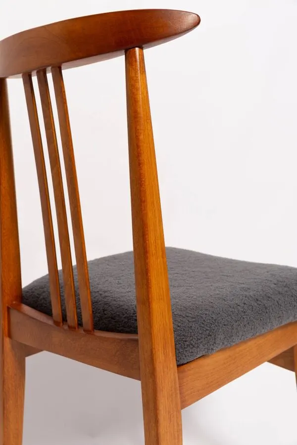Illustration numéro 3 du produit Chaise en hêtre avec revêtement bouclé graphite par M. Zielinski, Europe, 1960