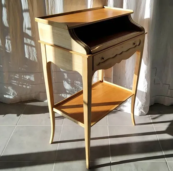 Illustration numéro 3 du produit Table écritoire