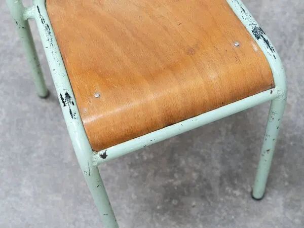 Illustration numéro 3 du produit Lot de 6 chaises d’école Mobiltube turquoise 1950