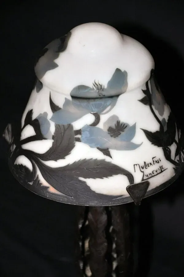 Illustration numéro 3 du produit Lampe en pâte de verre et fer forgé signée Muller Frères