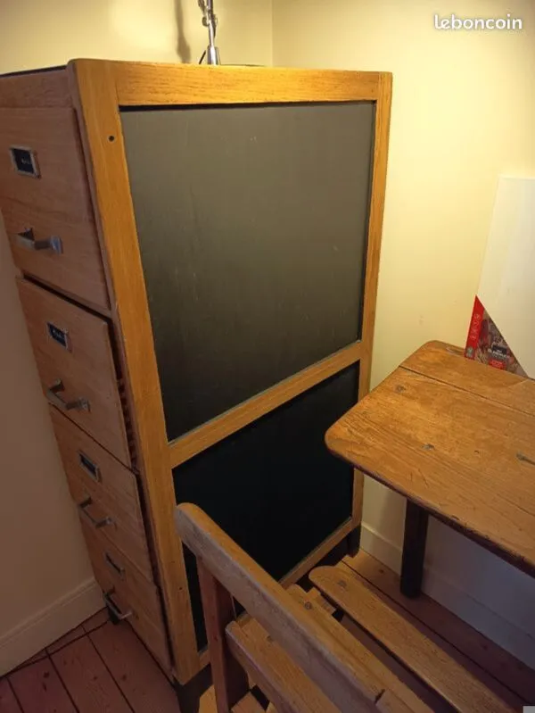 Illustration numéro 3 du produit Meuble de métier à tiroirs