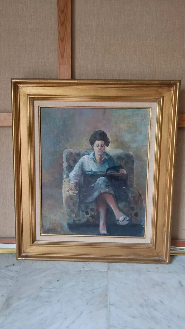 Illustration numéro 3 du produit Huile sur toile : femme lisant dans un fauteuil, école française milieu XXème