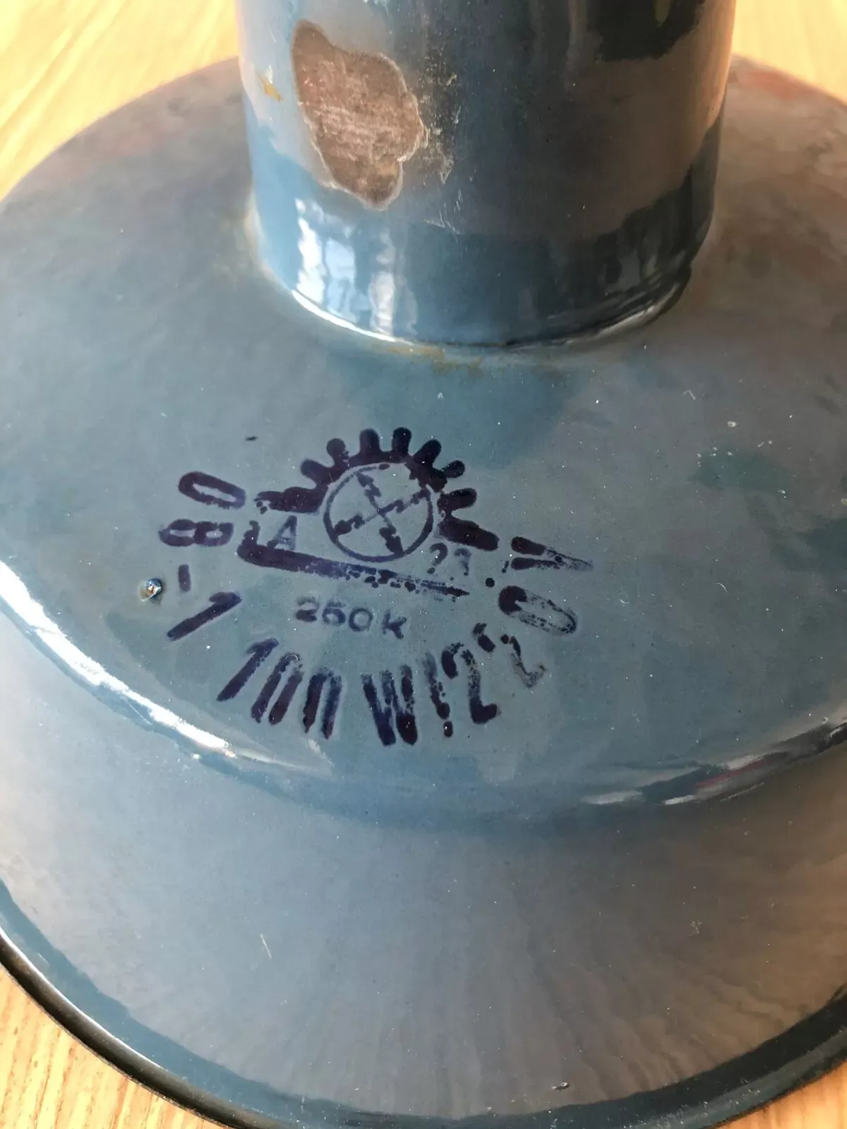 Illustration numéro 3 du produit Suspension d’usine vintage de Wikasy A23, années 1960