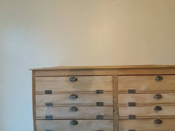 Illustration numéro 3 du produit Meuble de métier : meuble de boulanger