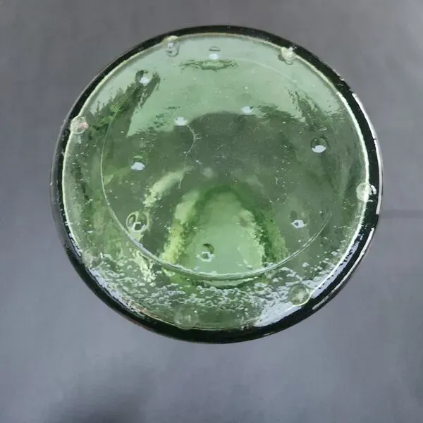 Illustration numéro 3 du produit Carafe ancienne en verre bullée : vintage