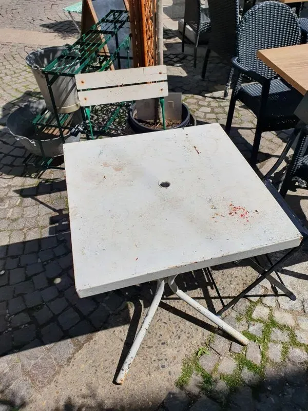 Illustration numéro 3 du produit Gueridon Tolix