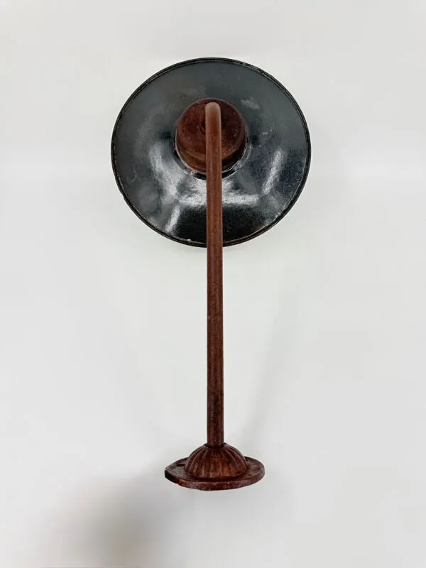 Illustration numéro 3 du produit Lampe de cour